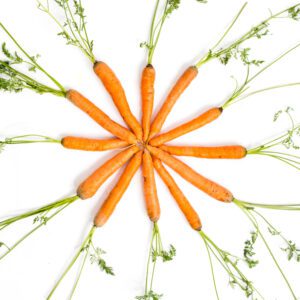 raw carrots with leaves